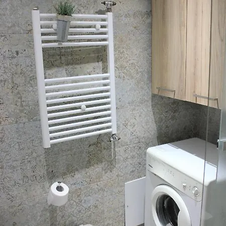 Thea * העיירה רתימנו