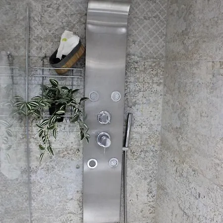 Thea דירה העיירה רתימנו